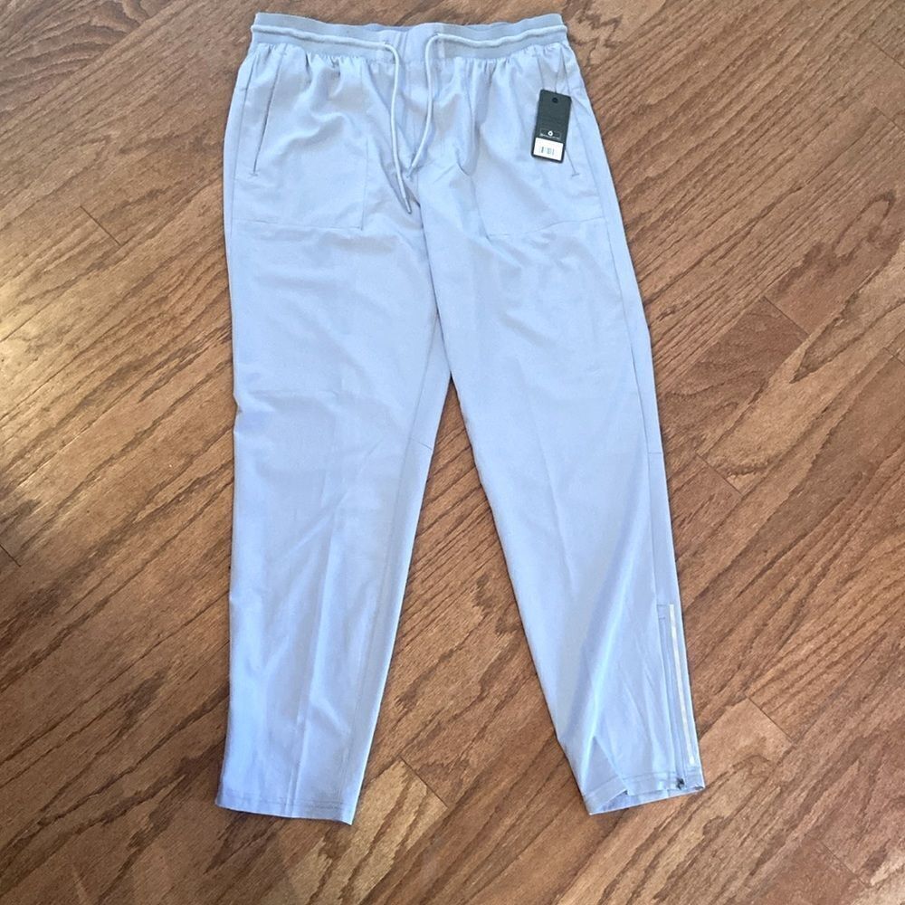 NWT Apana joggers, with zippers at the ankle and reflectors, big pockets, Large